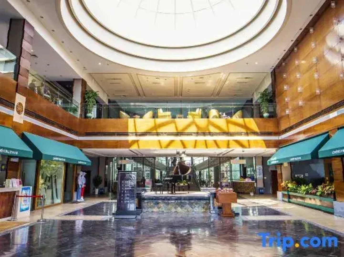 Qingdao Tiantai Mountain le'ai Hot Spring Art Hotel