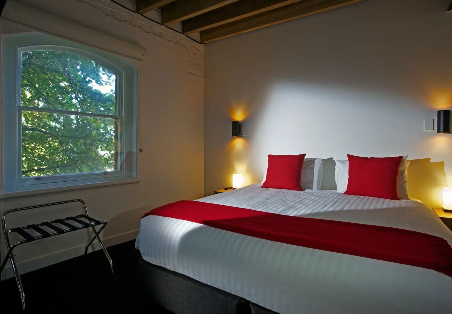 Sullivans Cove Apartments