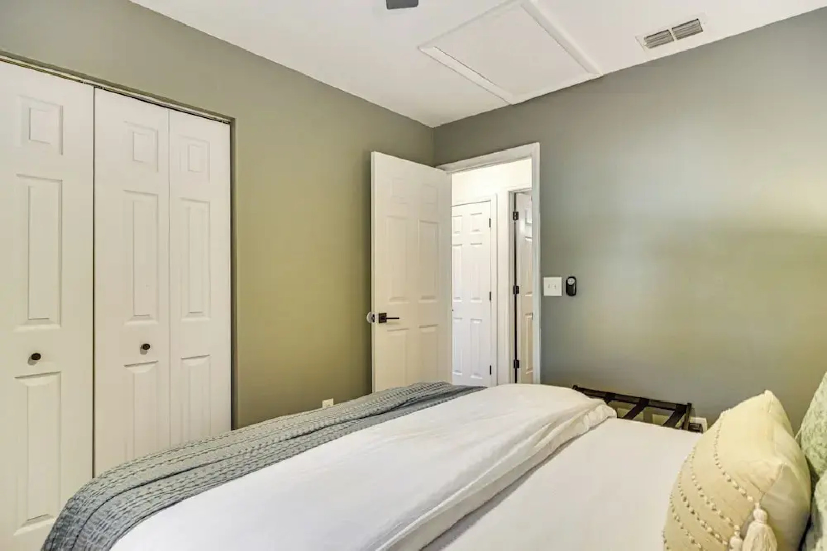 10 Mi to Dtwn St Petersburg: Mod Central Getaway