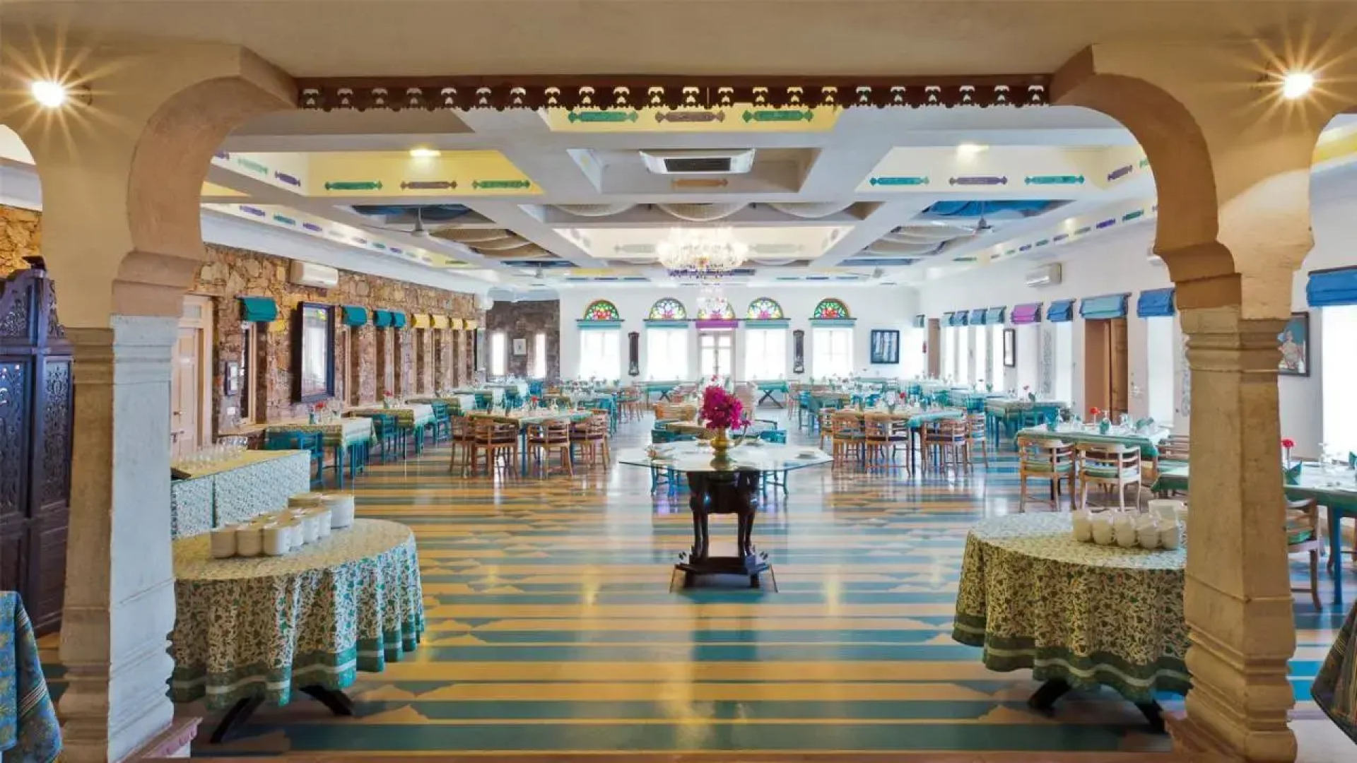 Neemrana Fort-Palace