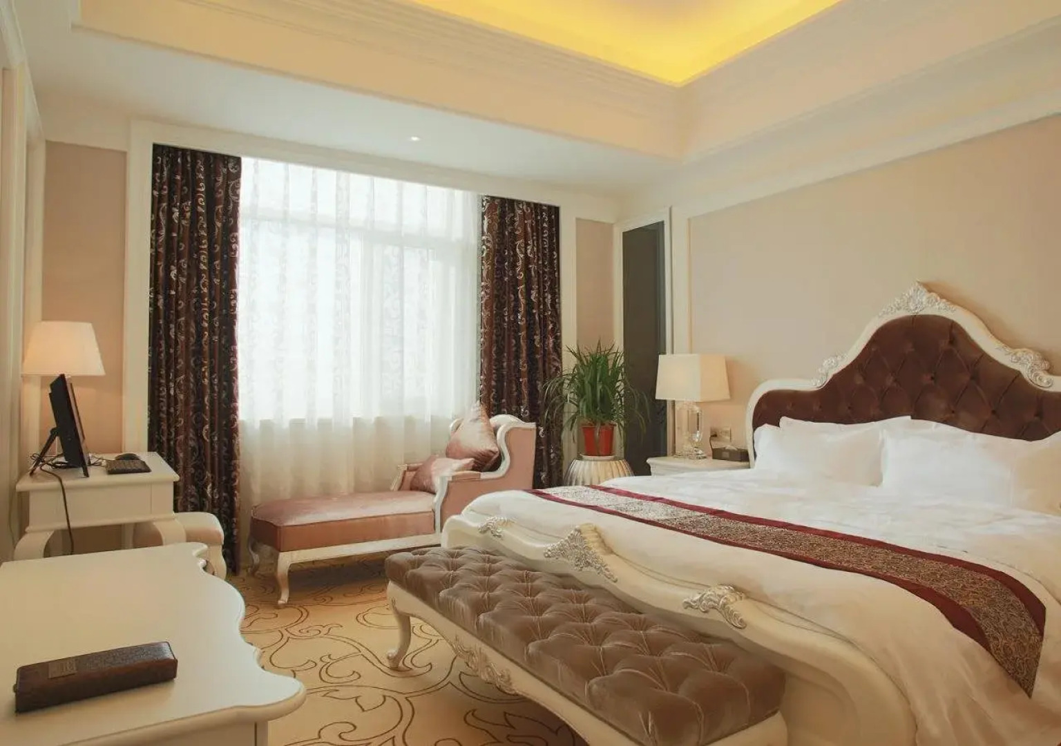 ShengShi TongKung International Hotel