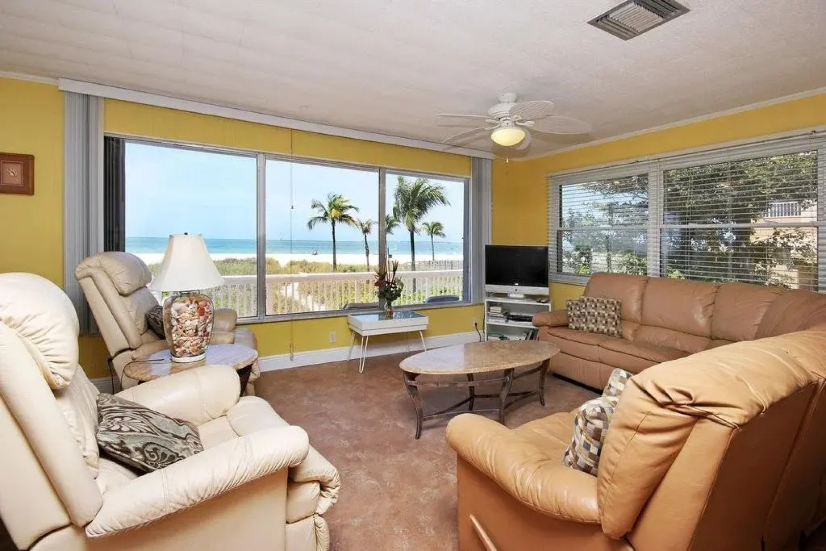 Pelican Beach Beach Front 4 s 4 Br home by RedAwning