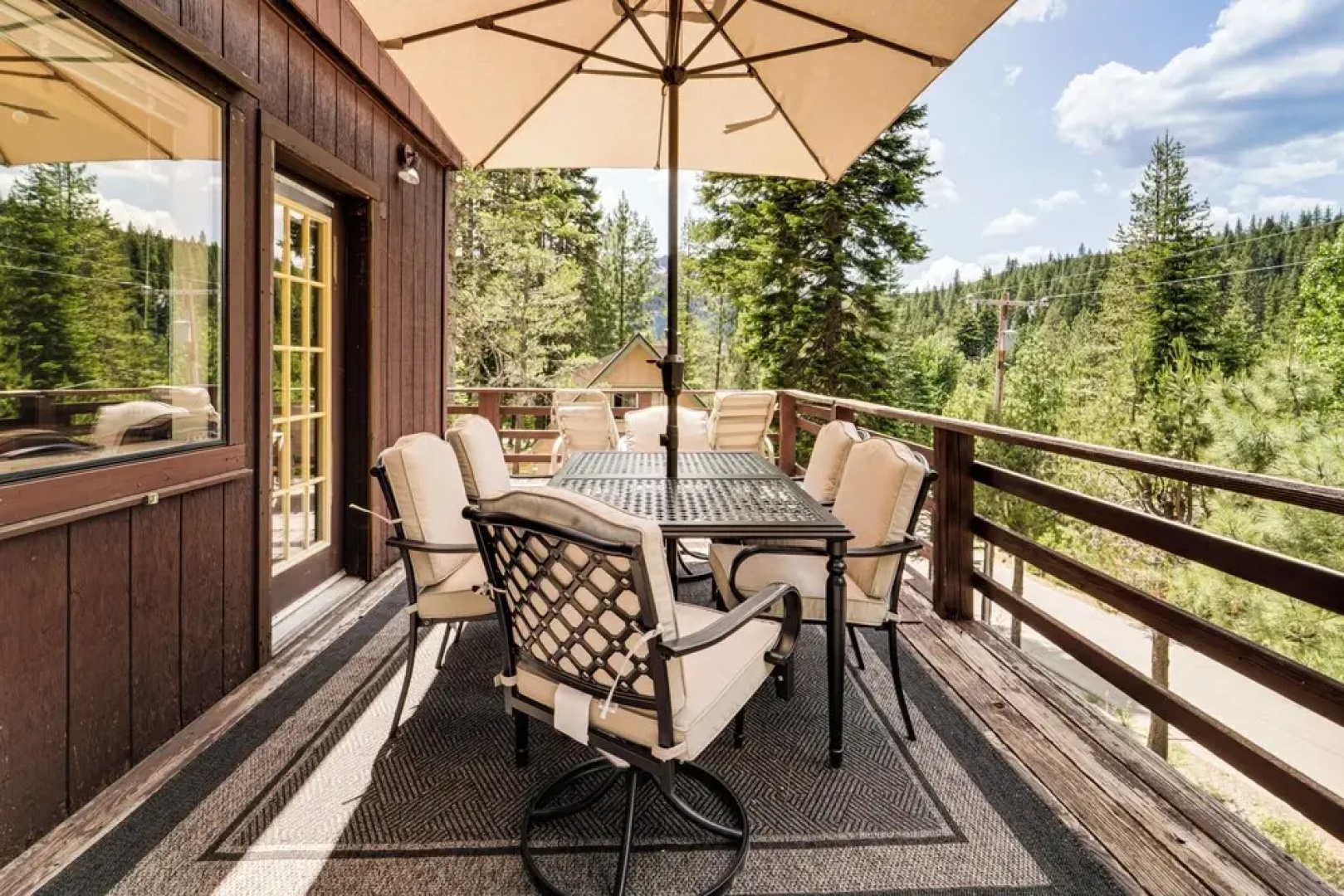 6 Mi to Downieville Downhill: Cabin w/ Mtn Views