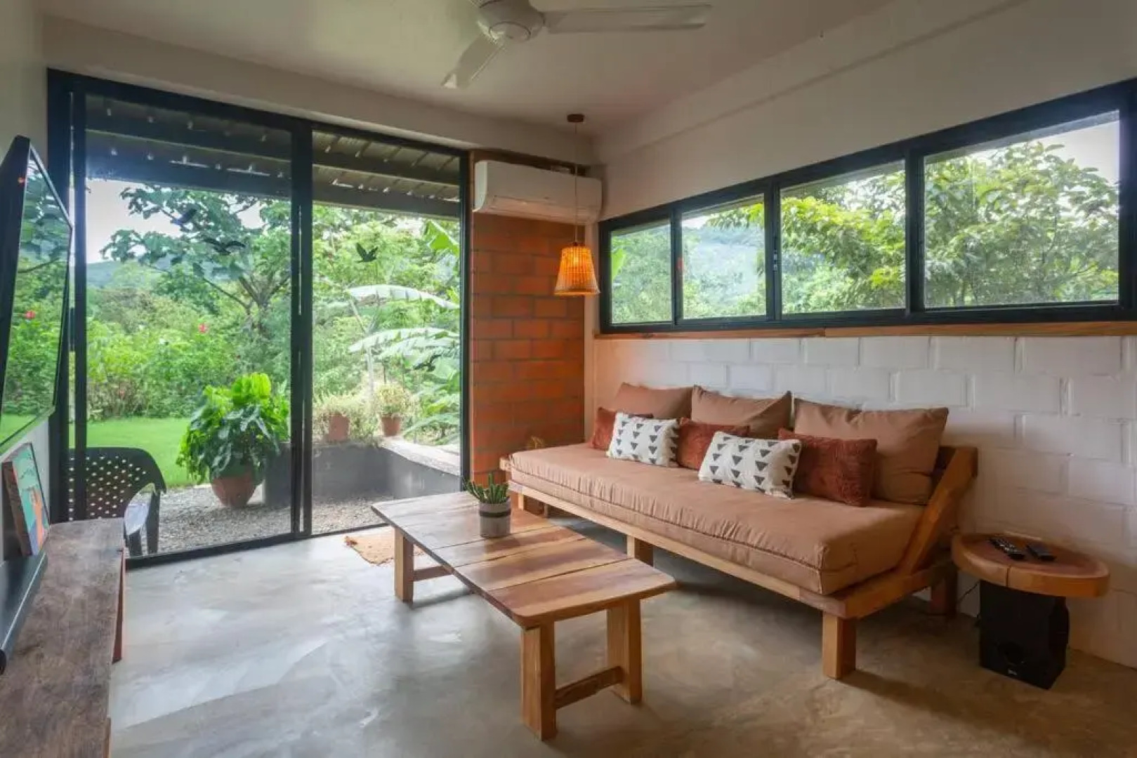 Casa Melina Torio Cozy upscale 2bd jungle House