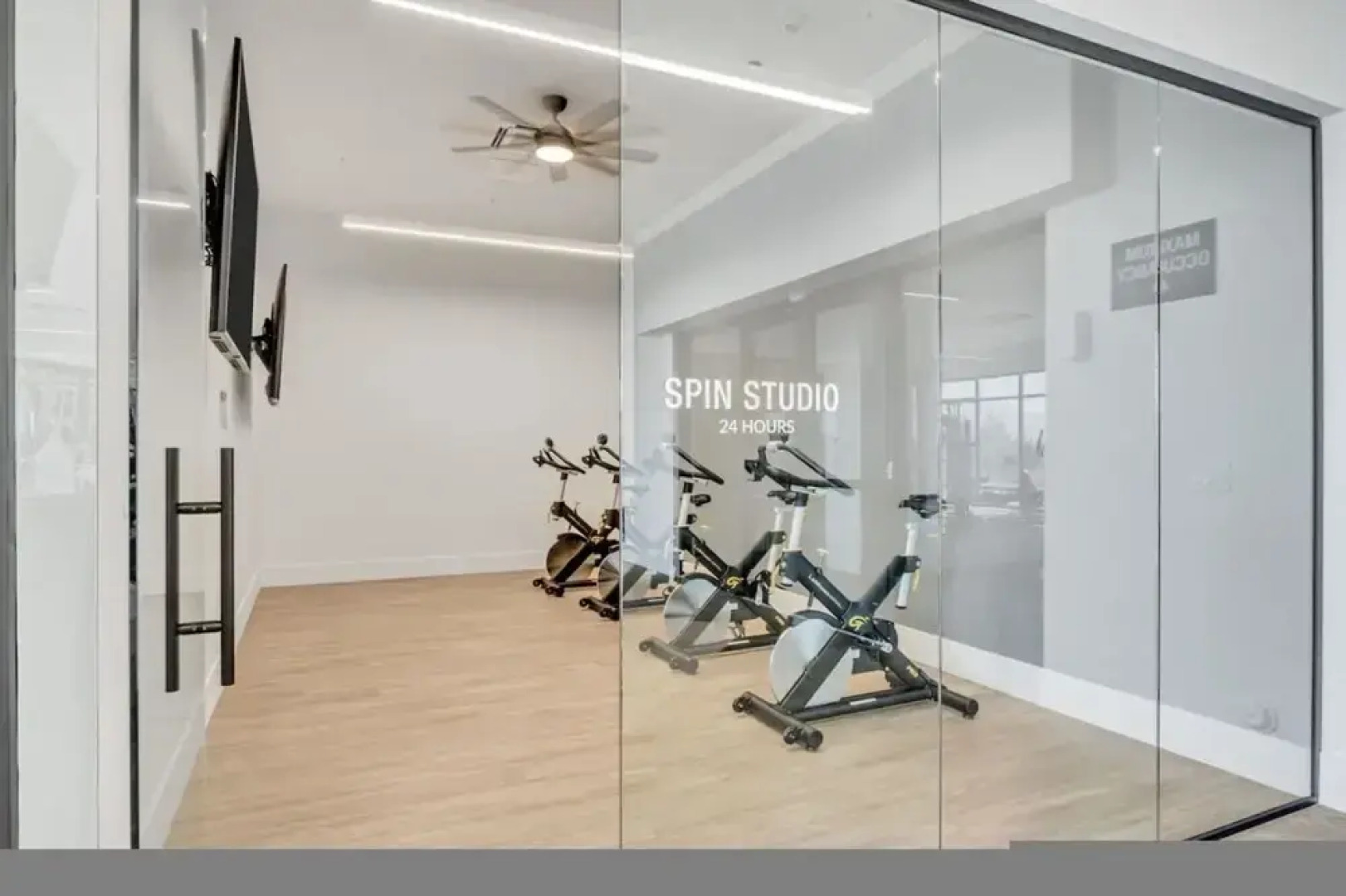 Stunning Corporate Housing - Hill Afb - Davis Conf