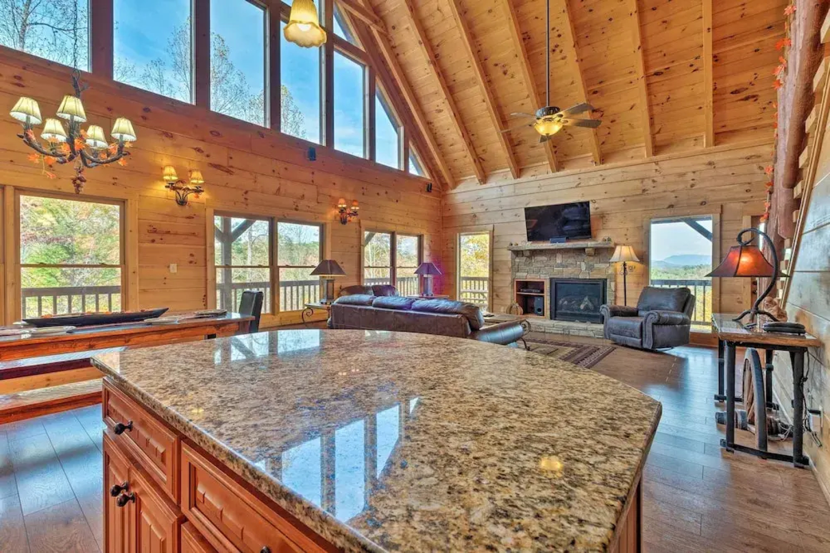Pigeon Forge Cabin w/ Brand New Hot Tub & Views!