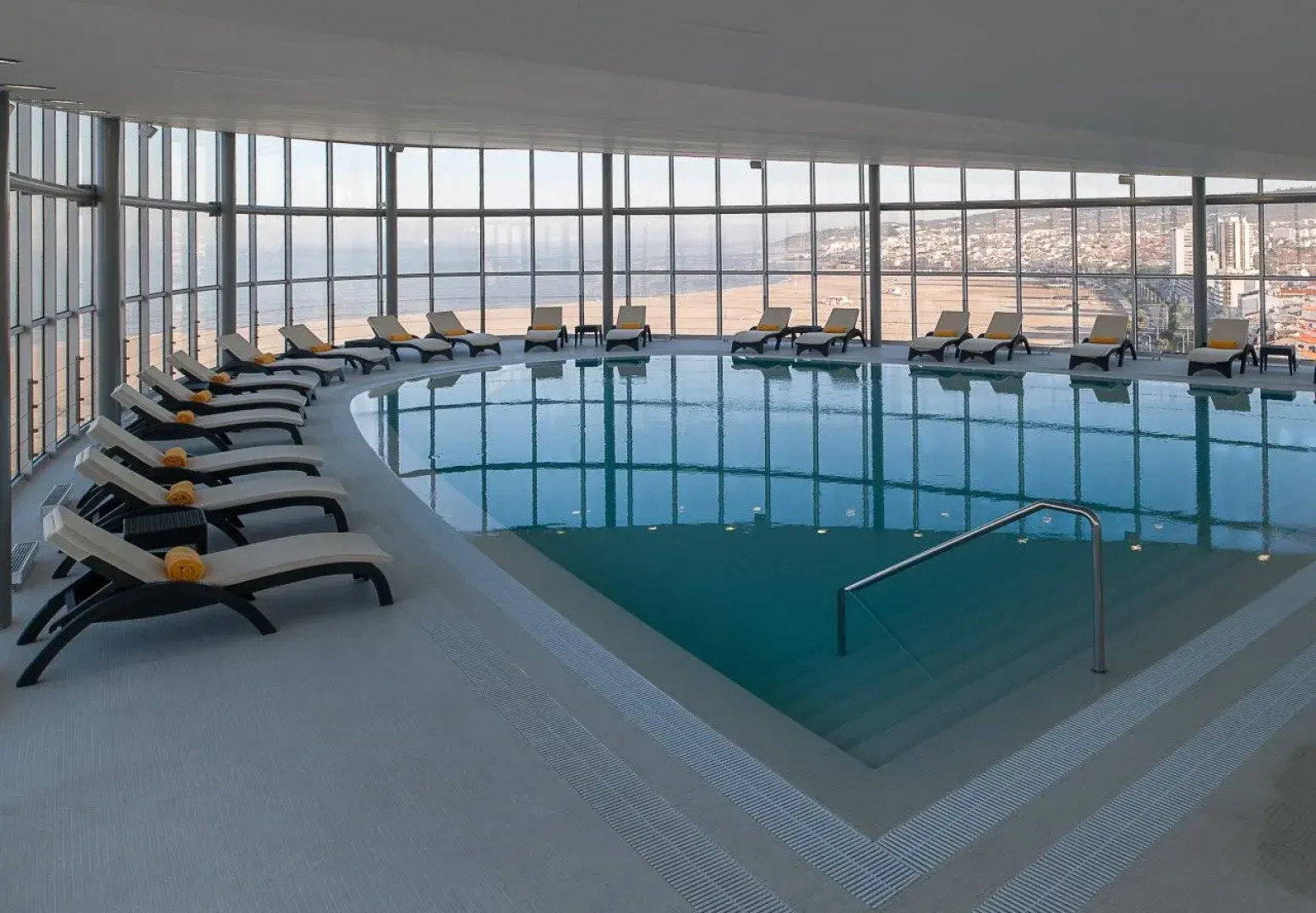 Eurostars Oasis Plaza Hotel