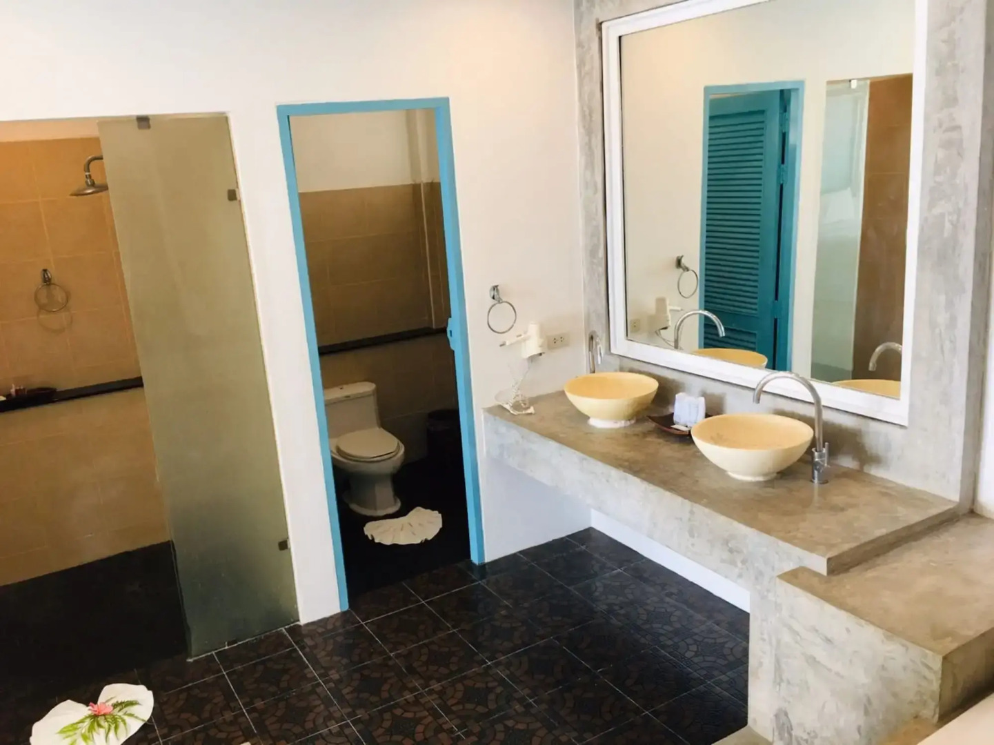 Sand Sea Beach Resort