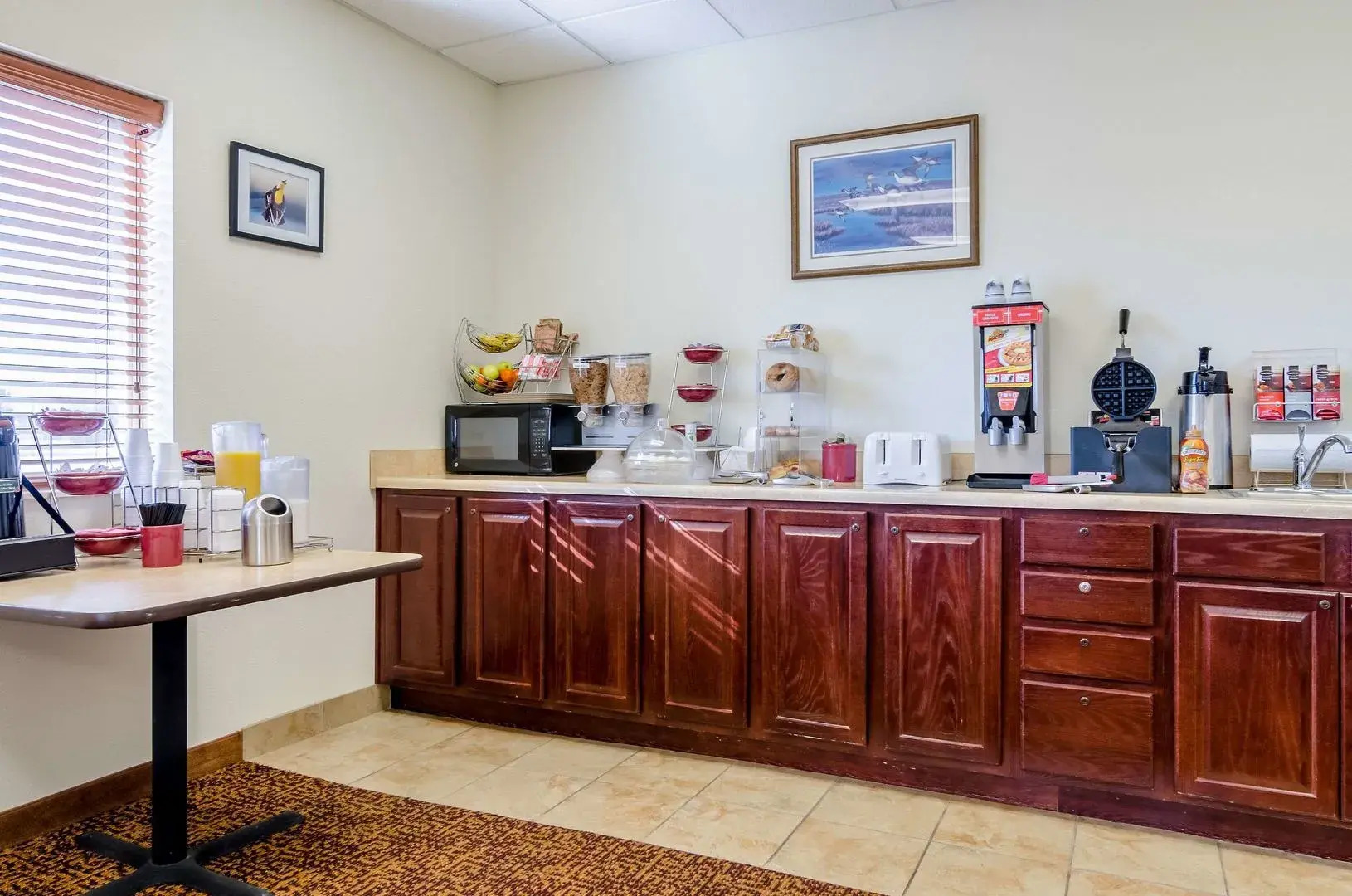 Rodeway Inn & Suites Hoisington