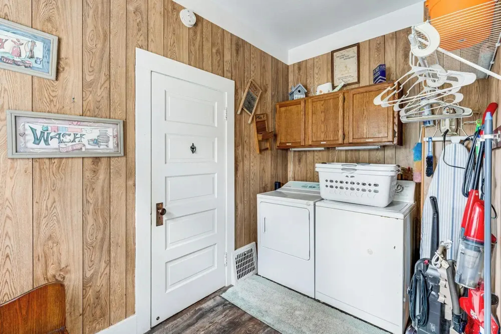 Twin Lakes Cottage: Walk to Elizabeth Lake!