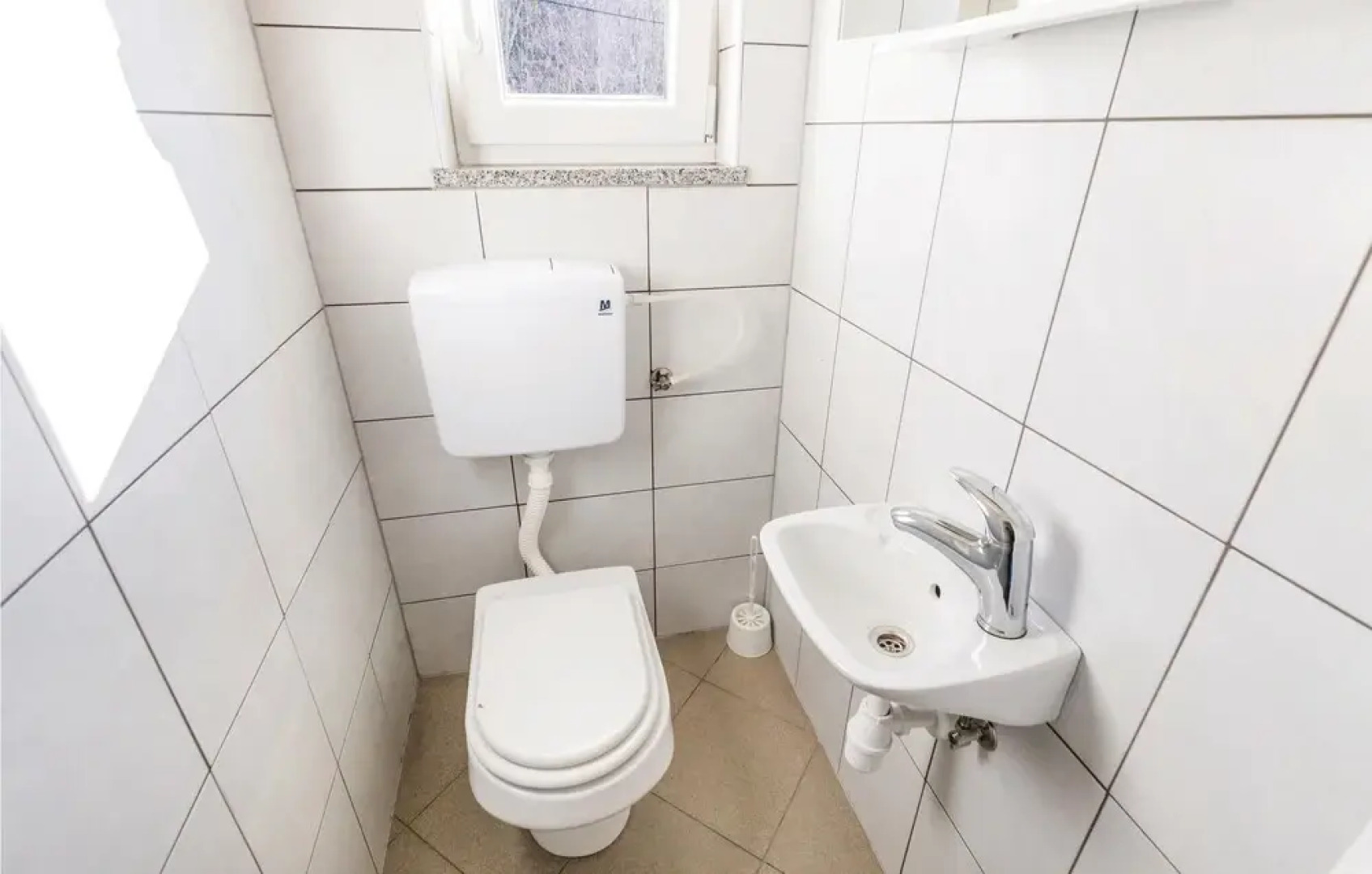 Amazing Home in Jurdani With Wifi and 4 Bedrooms