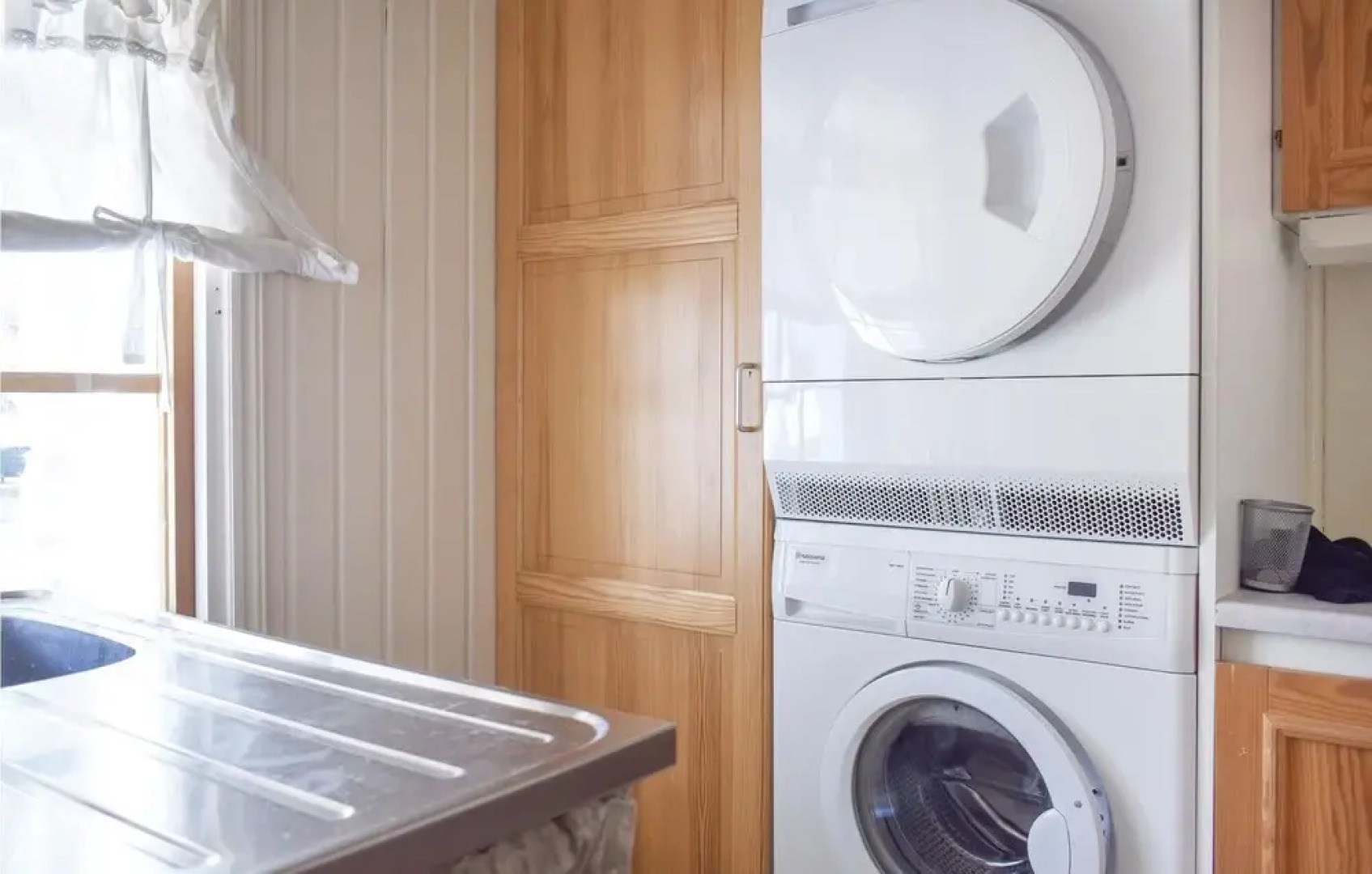 Nice Home in Lekeryd With 5 Bedrooms and Wifi