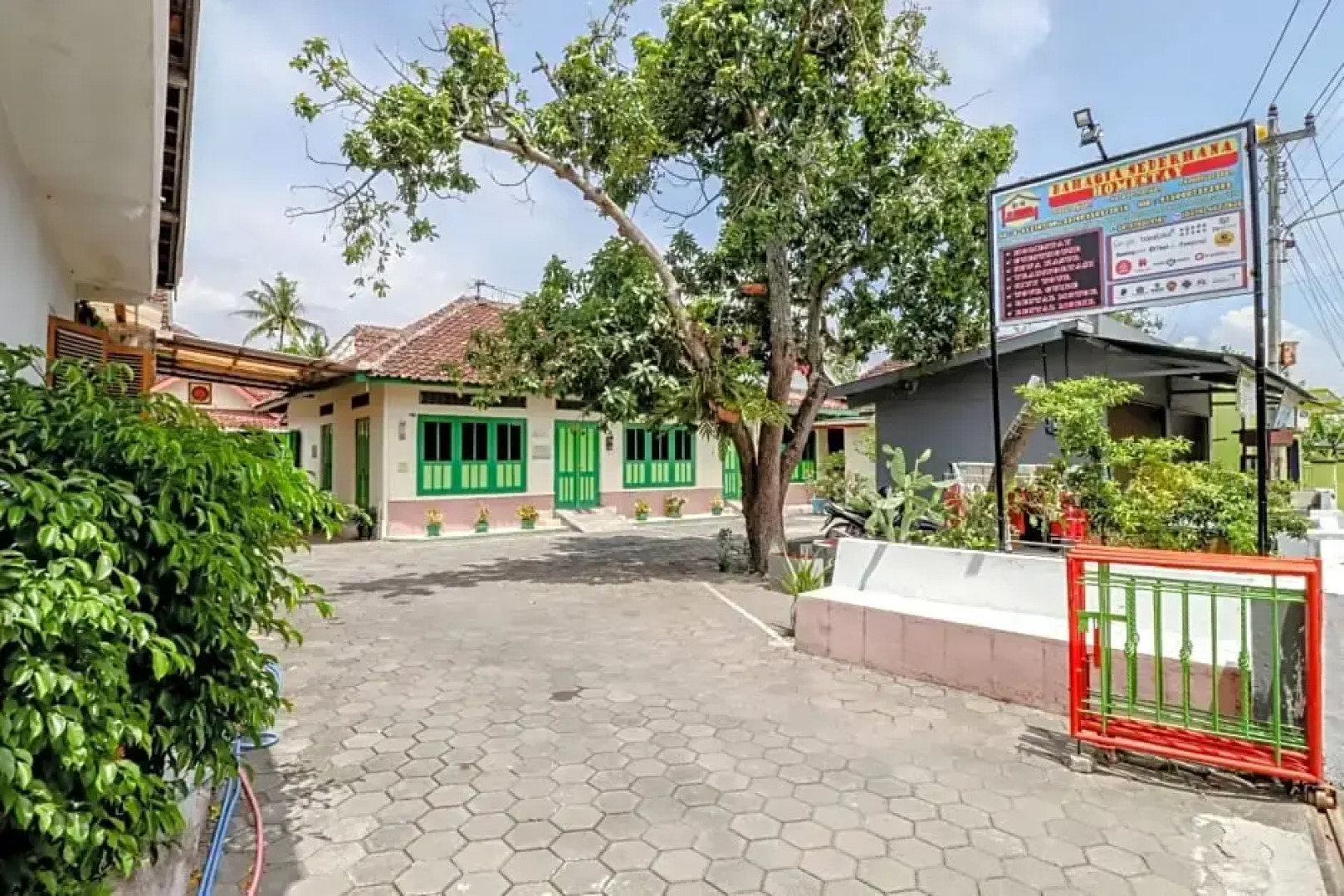 Bahagia Sederhana Homestay by ZUZU