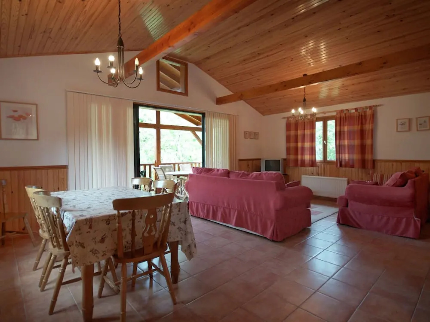 Secluded holiday home with dishwasher, close to Sarlat