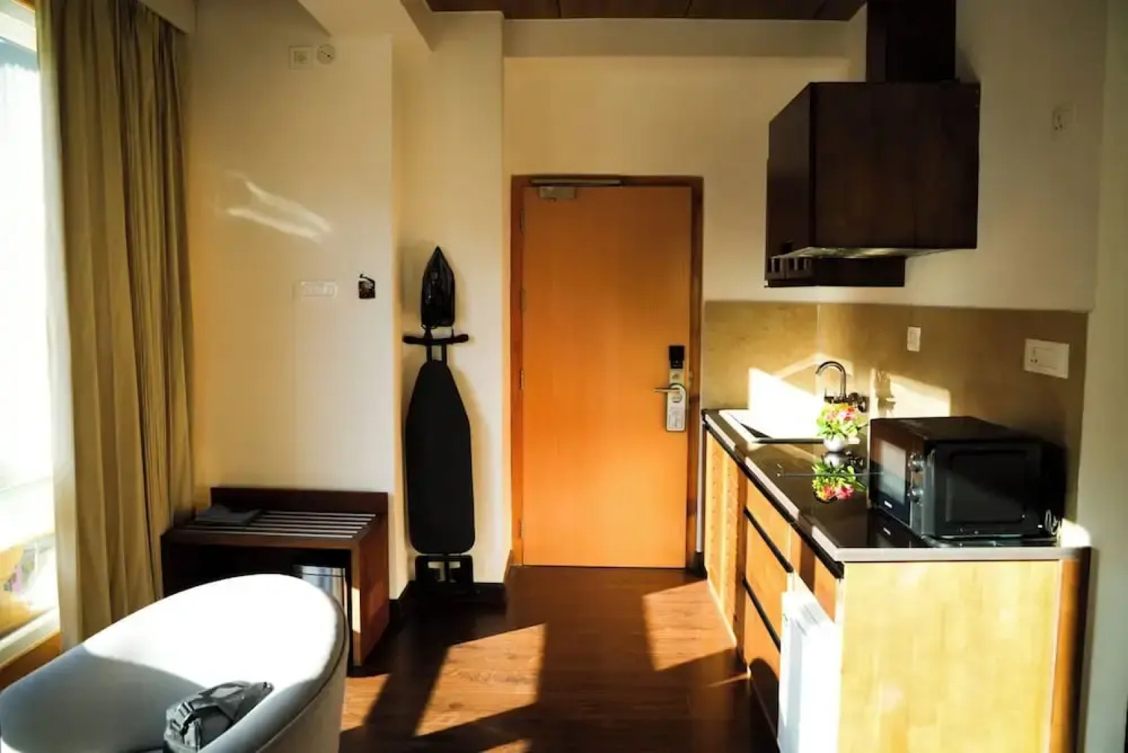 The 33rd Executive Suites