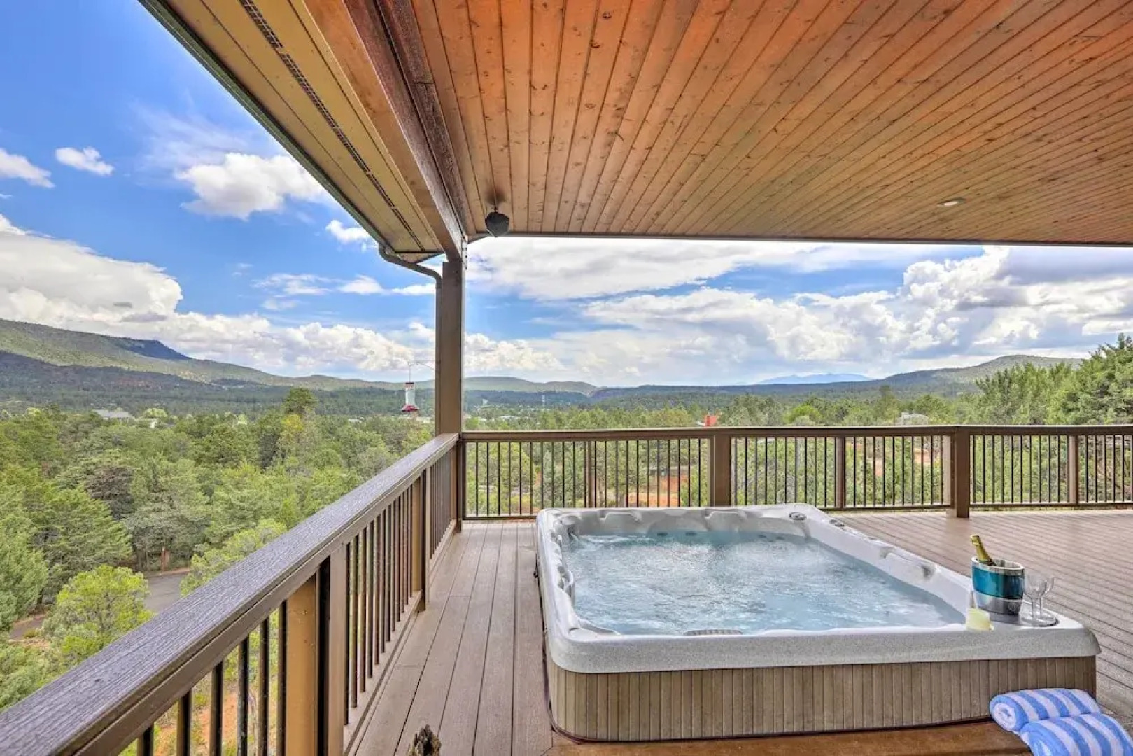 'AZ Rim Retreat' in Pine W/deck, Hot Tub & Views!