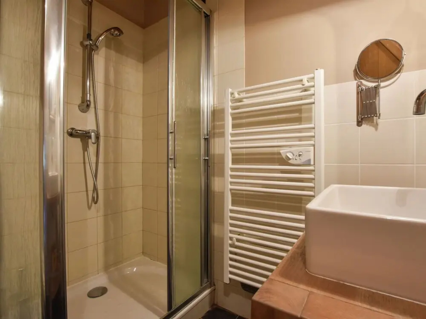 Lovely Farmhouse with Private Swimming Pool in Terrou