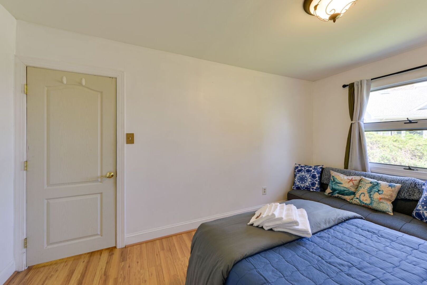 New Jersey Cottage w/ Grill - Short Walk to Beach!