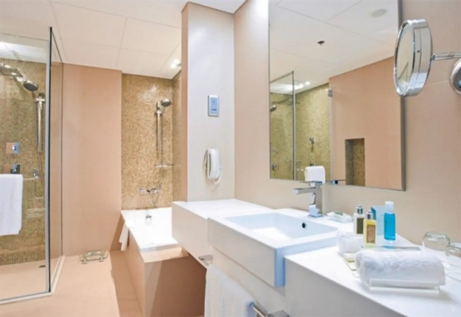 Cosmopolitan Hotel Dubai - Al Barsha