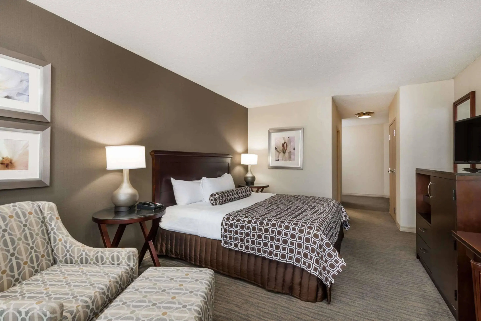 Delta Hotels by Marriott Cincinnati Sharonville