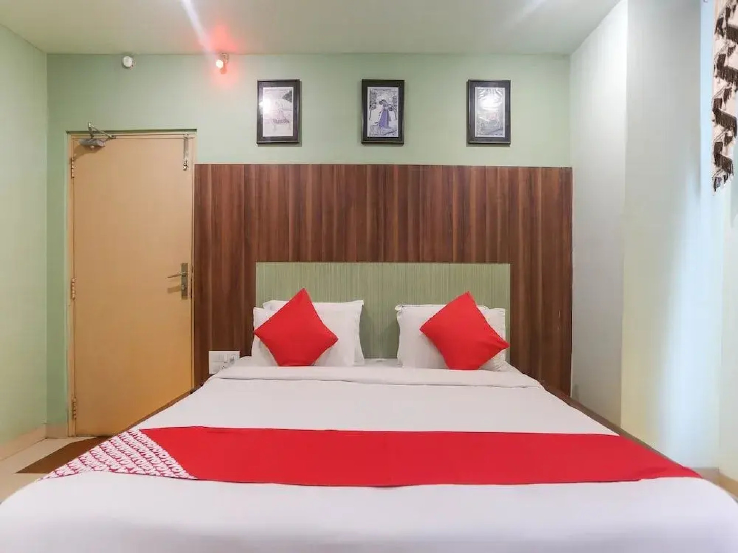 Hotel Bhubaneswari Classic by OYO Rooms