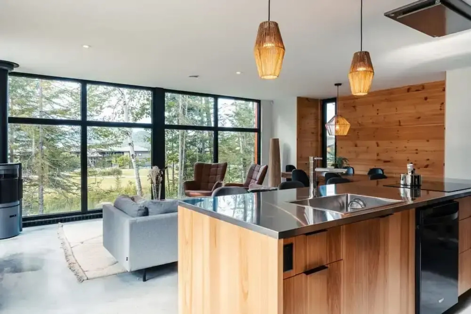 Bright Chalet With hot tub and Indoor Sauna