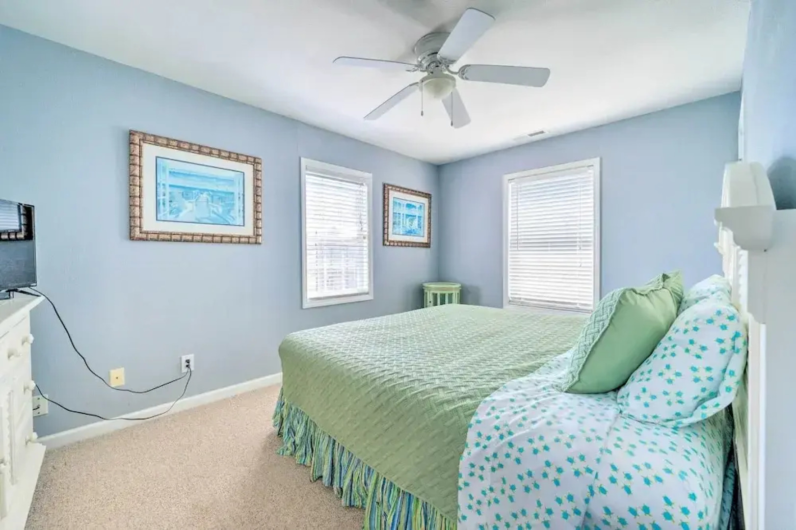Spacious North Topsail Family Home With 2 Decks