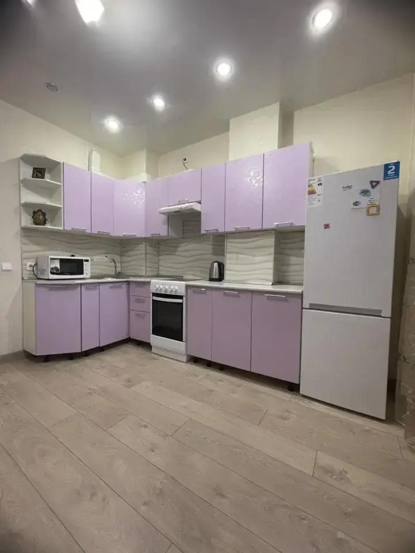 Сниму квартиру на улице Октябрьской Революции