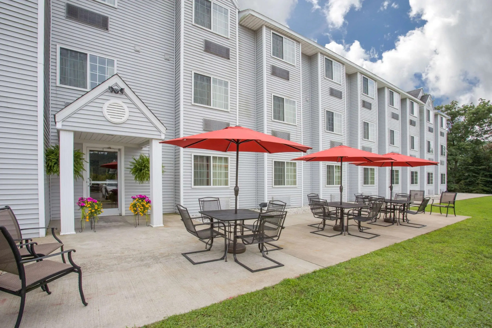 Microtel Inn & Suites by Wyndham Gassaway/Sutton