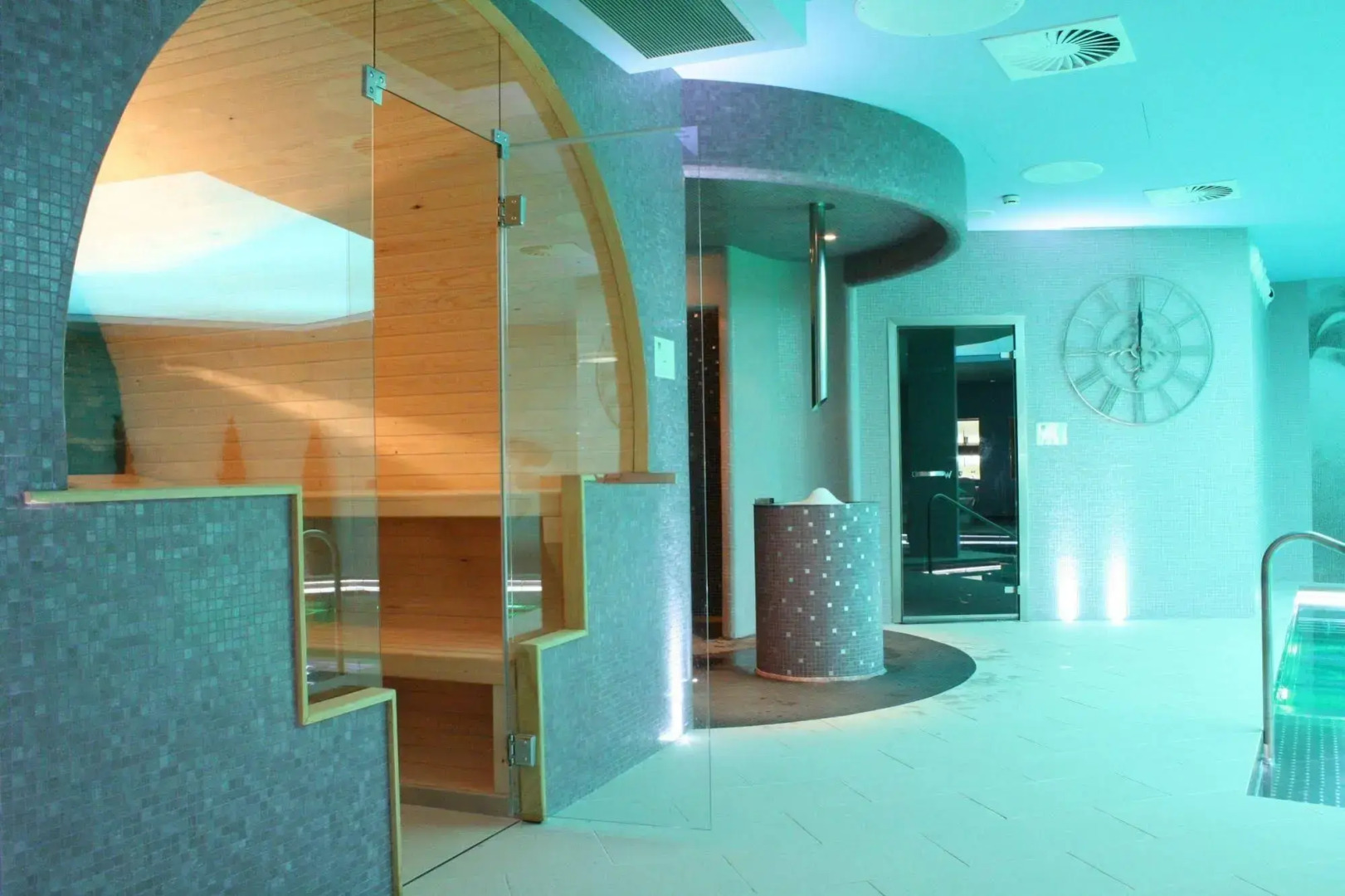 Grand Plaza Hotel & Wellness