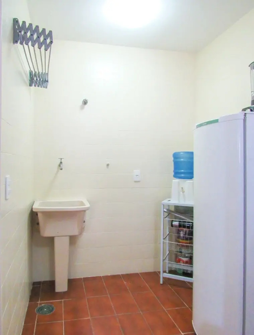 Timo Apto a 200m - Praia das Pitangueiras Guaruj