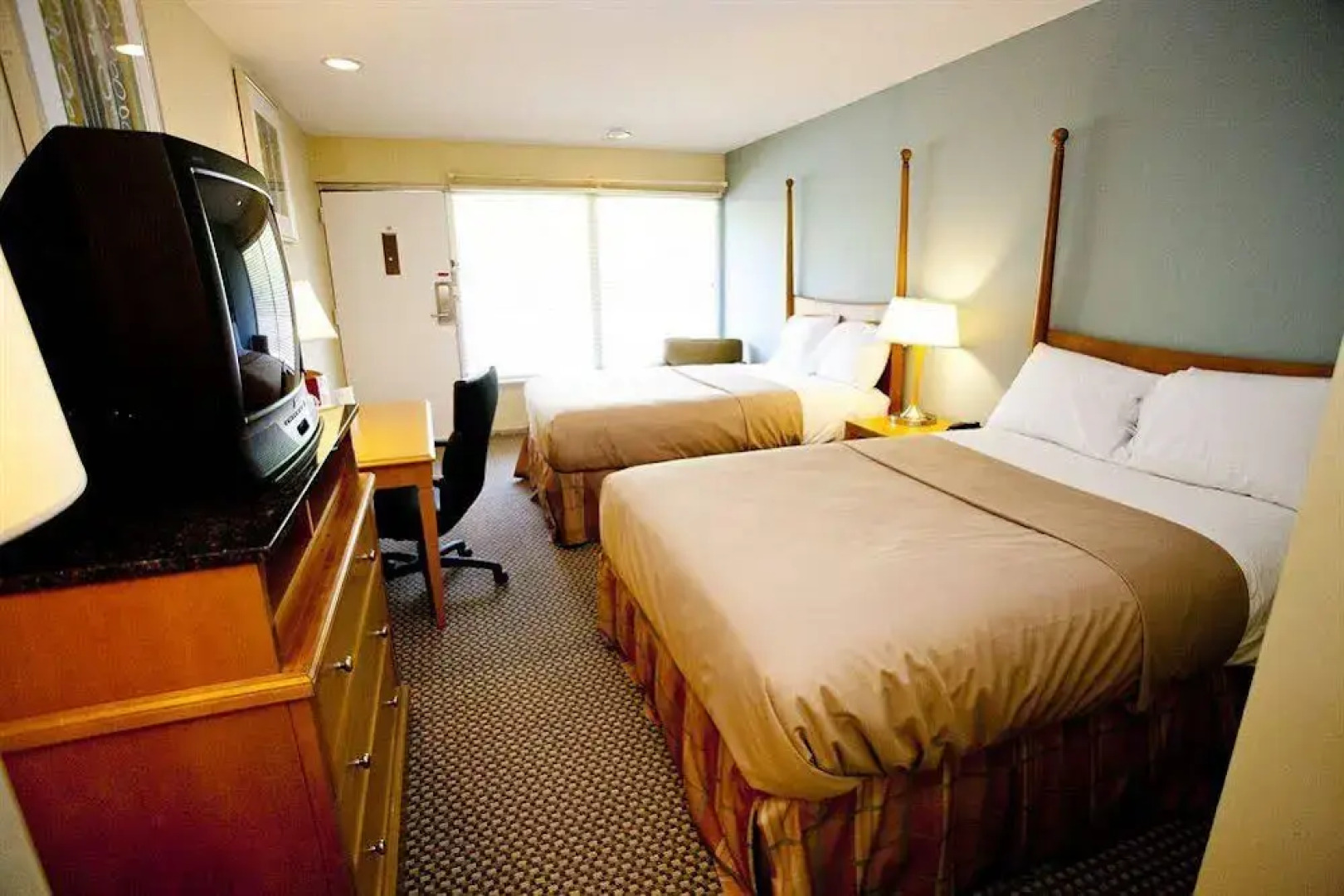 Star City Inn and Suites