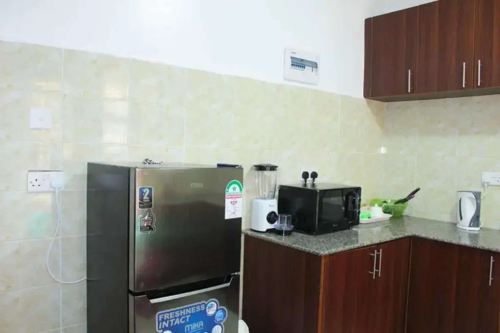 Lovely Emerald Green 3-Bedroom Apartment