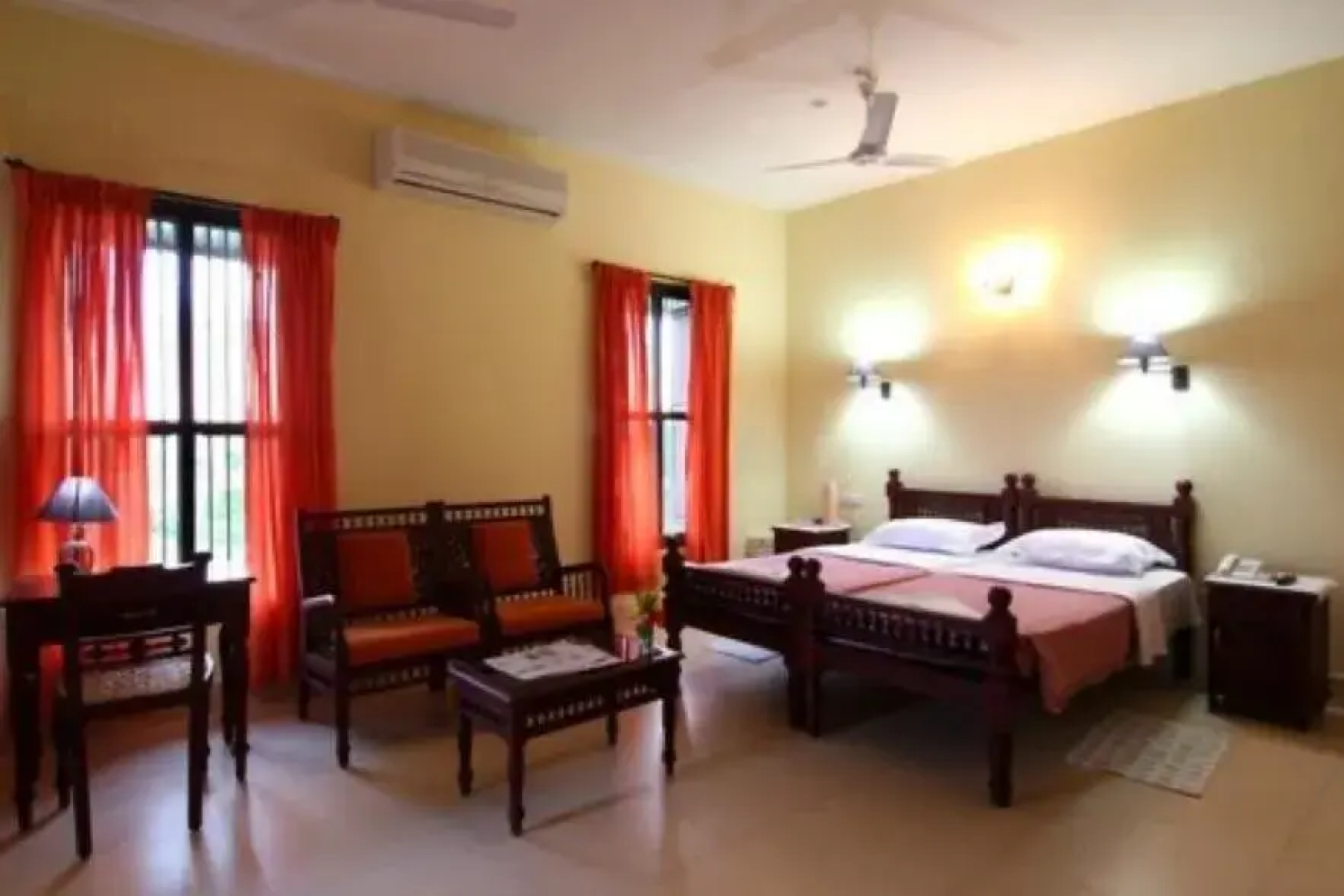 Hotel Alps Residency