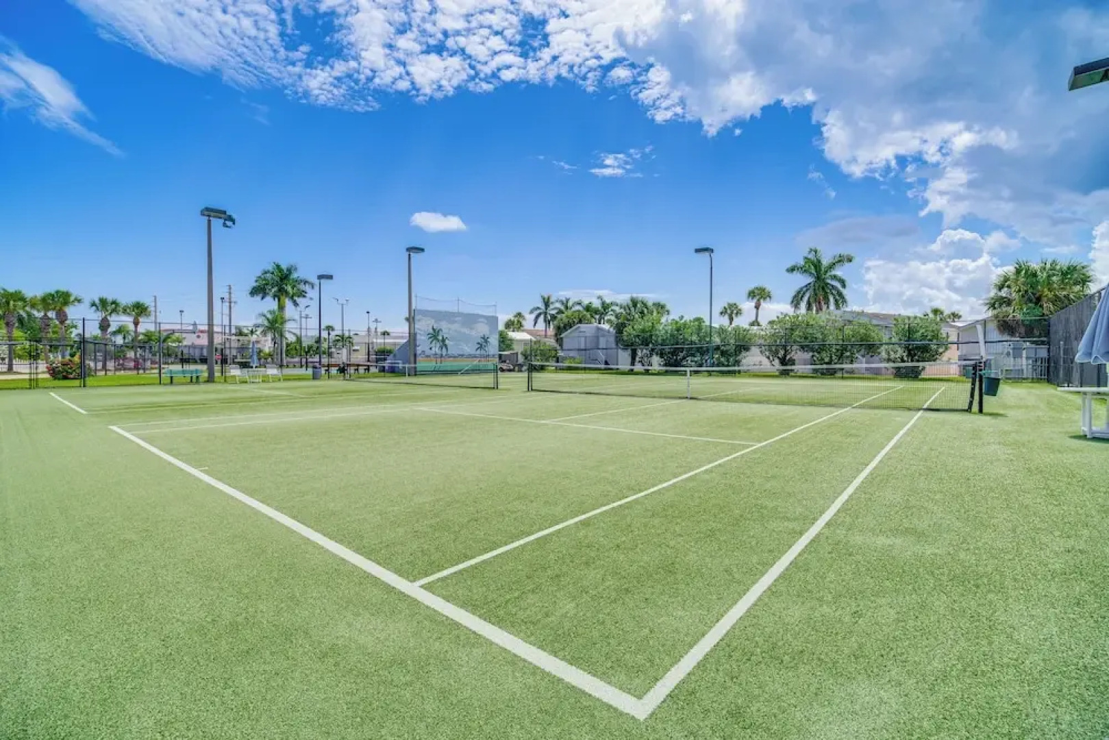 Ocean Access, Mini Golf & Pools: Jensen Beach Gem