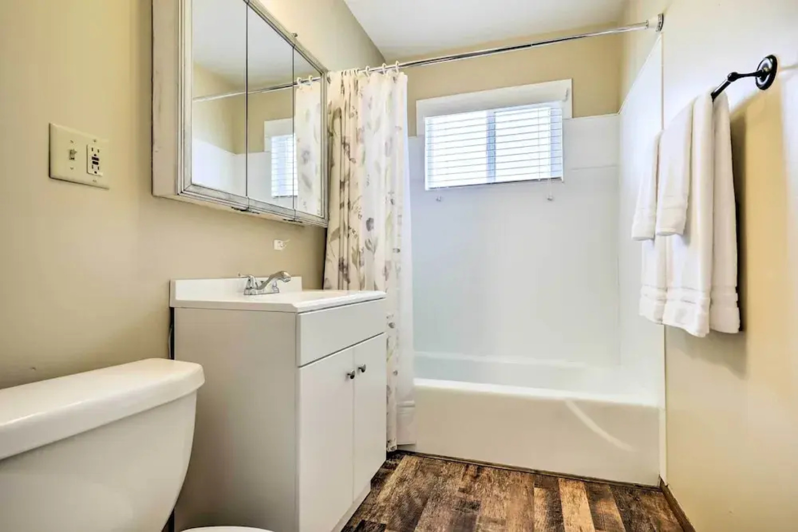 Tropic Family House - 10 Miles to Bryce Canyon!