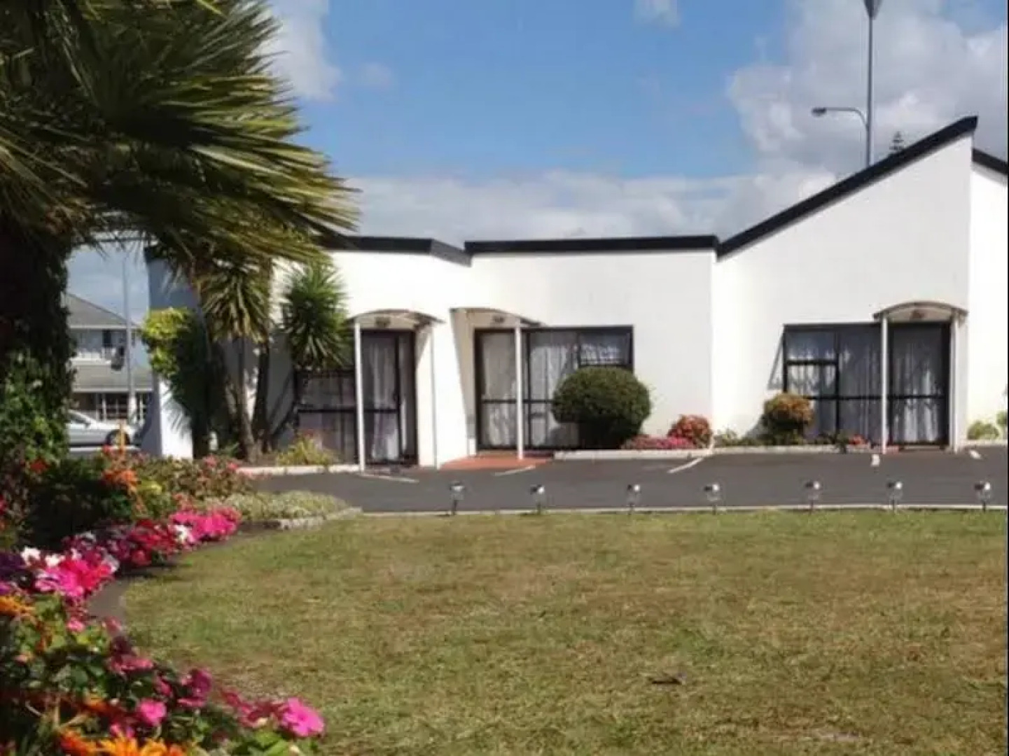 Cascades Motor Lodge