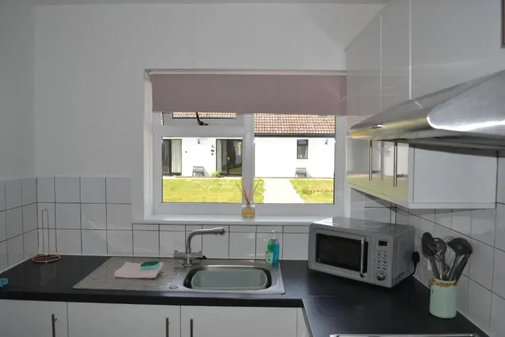 Number 1 Lytton Tree Lodge