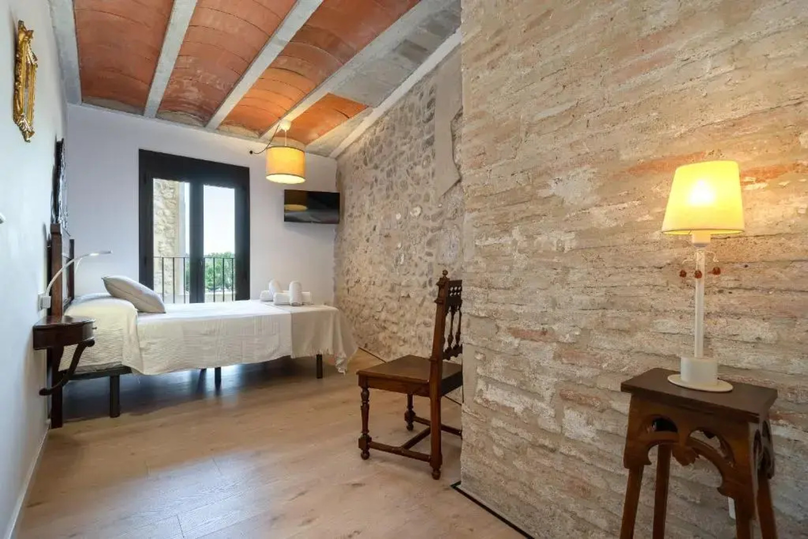 Hauzify I Apartaments Montblanc