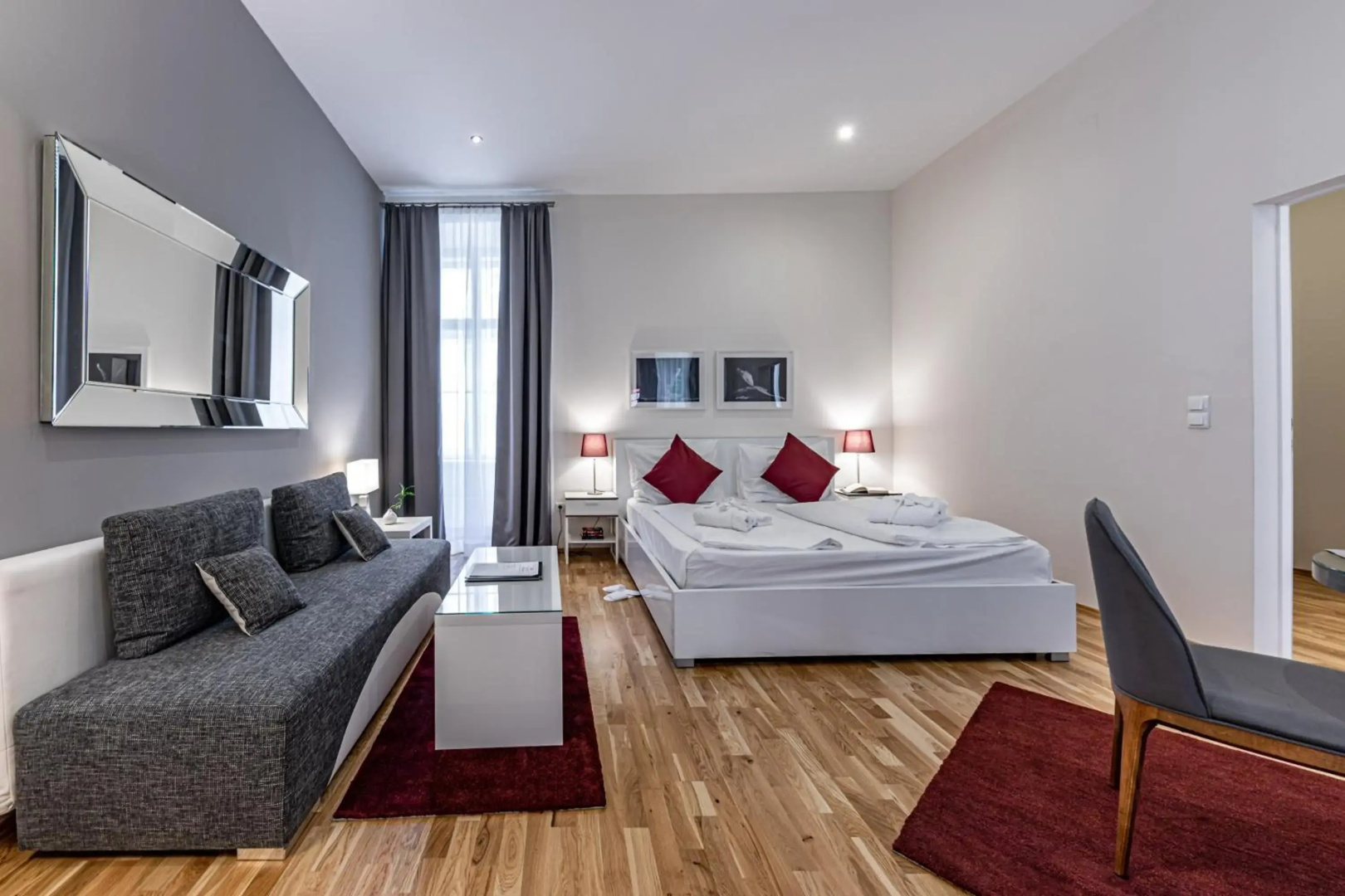 The Levante Rathaus Apartments