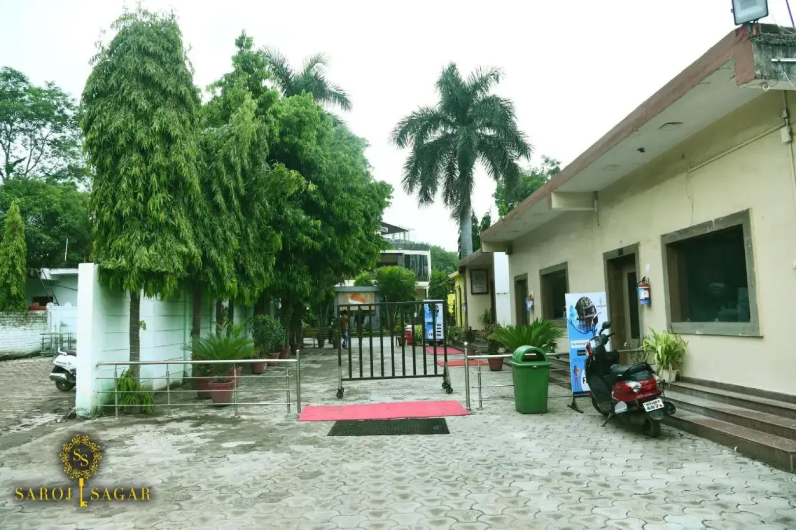 Hotel Saroj Sagar - Sagar