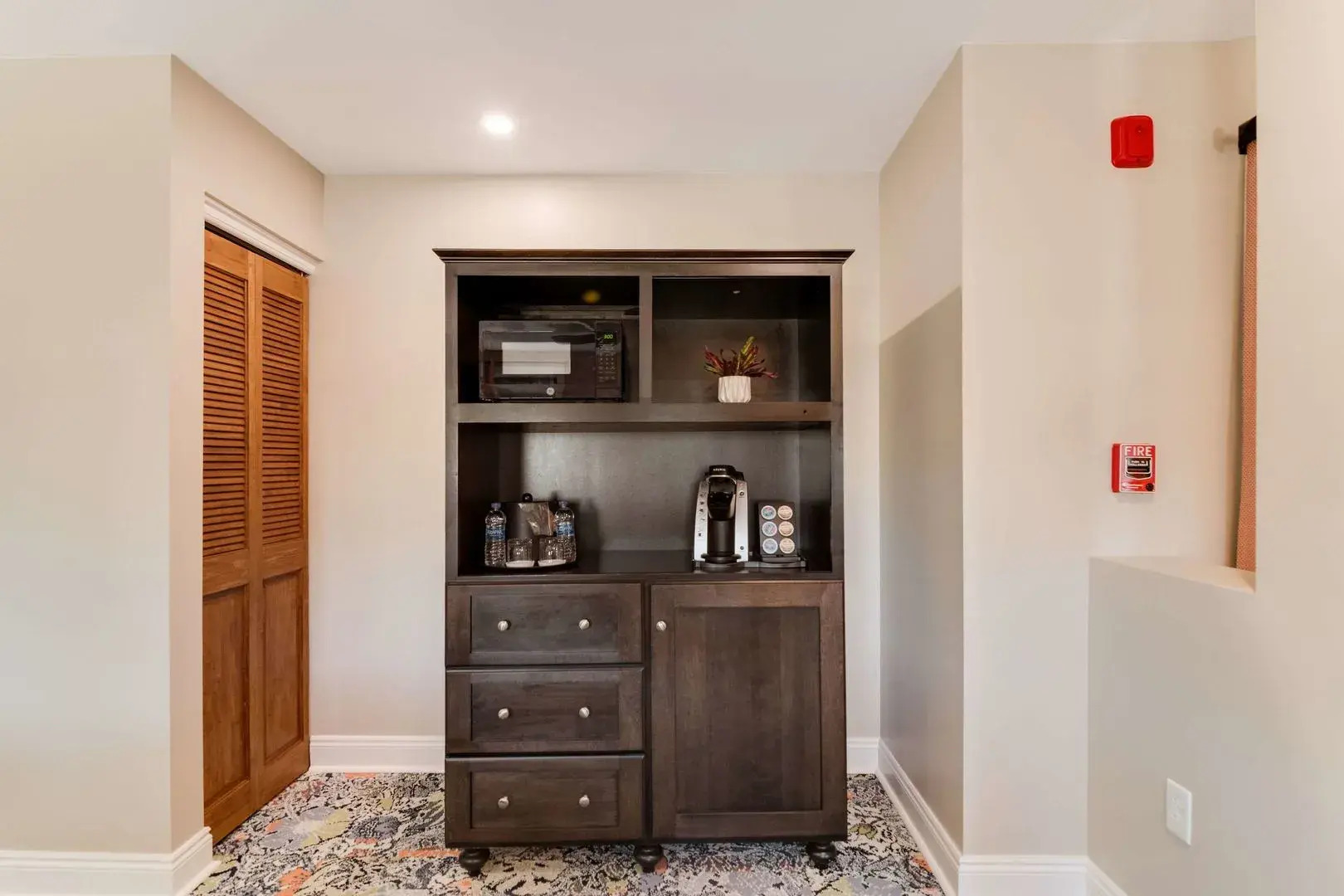 The Port Inn and Cottages, an Ascend Collection Hotel