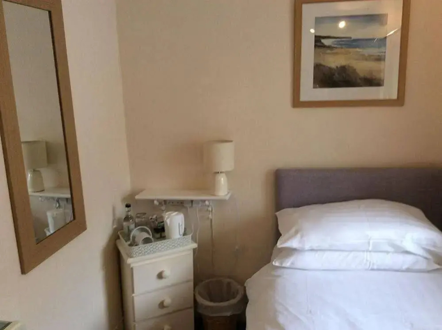 Priory Tearooms Burford With Rooms