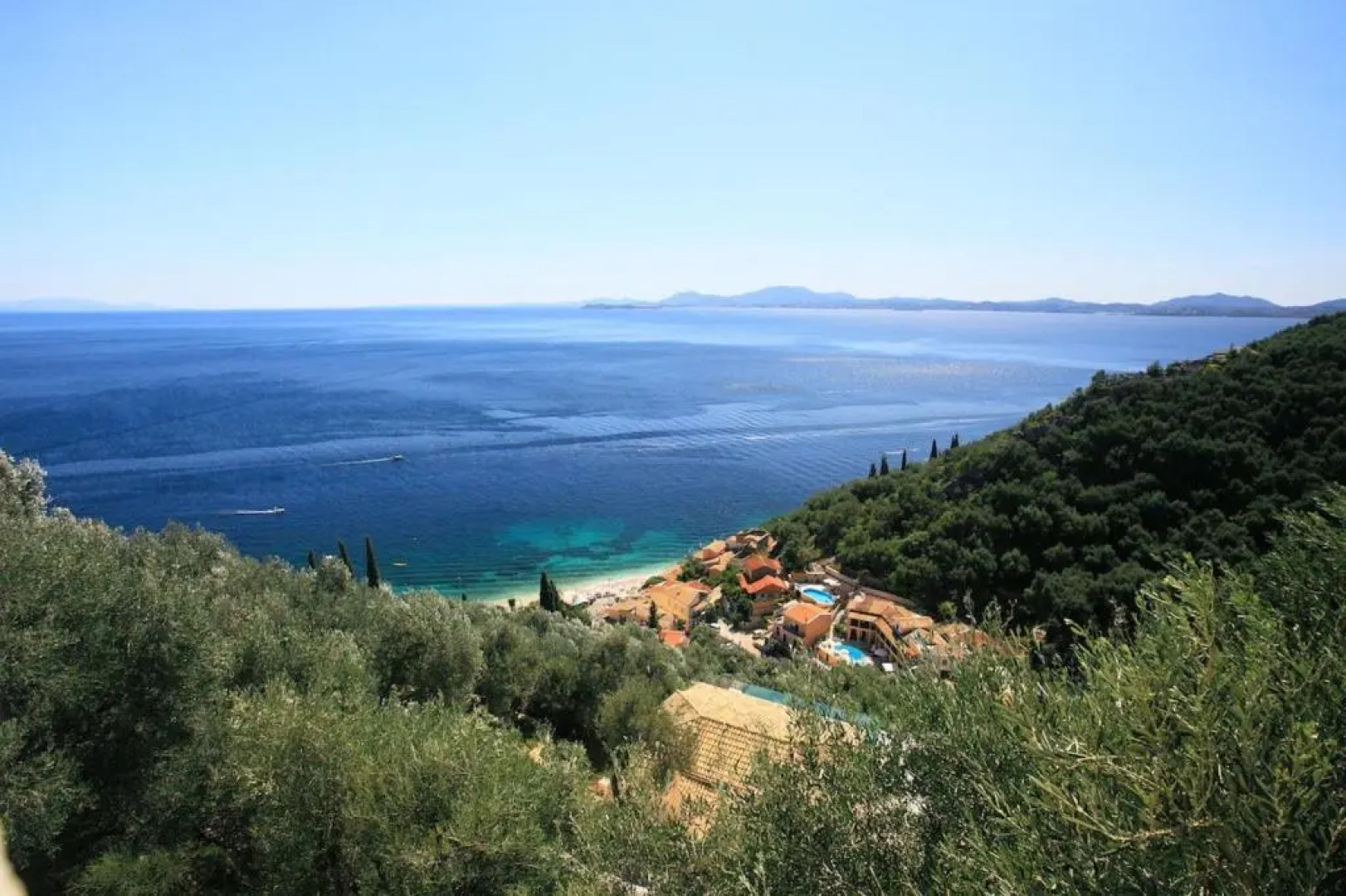 Kaminaki Beachfront Apartments