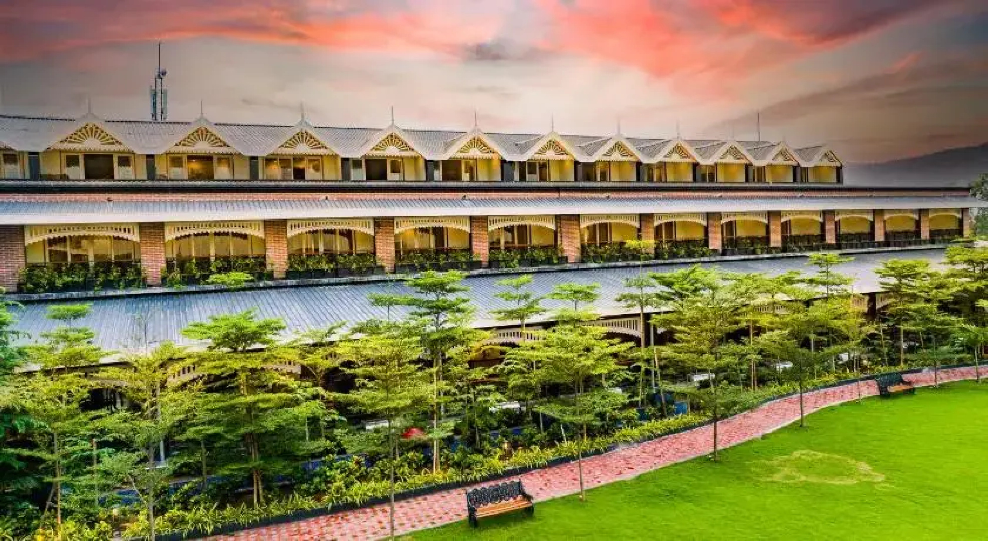 Mayfair Oasis Resort & Convention