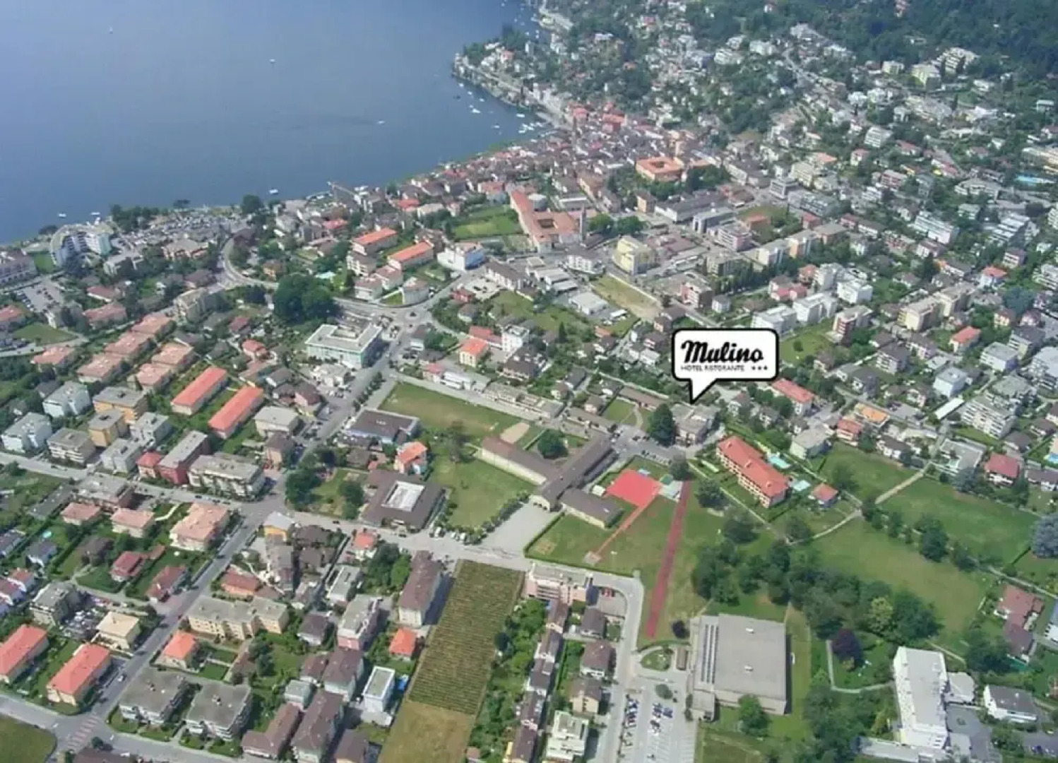 Ascona Lodge, Pool & Garden Retreat