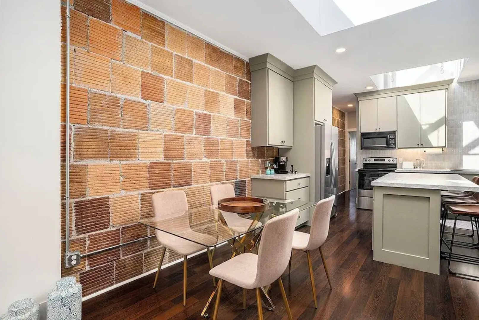 Love Mi Getaway Loft with Deck 110