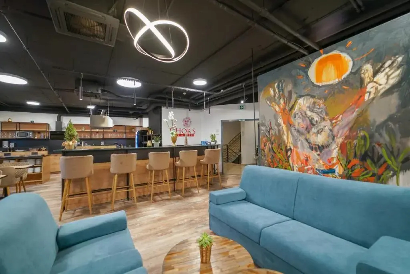 CHORS like a hotel - 1st World NFT Block & Art Capsule Hostel MetaCHORS