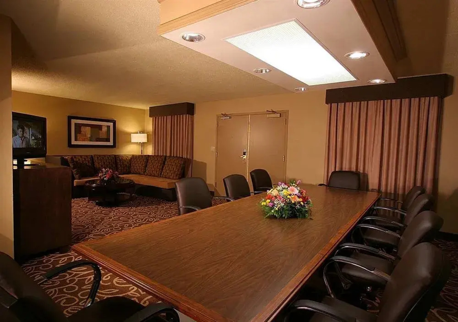 Embassy Suites by Hilton Pittsburgh International Airport