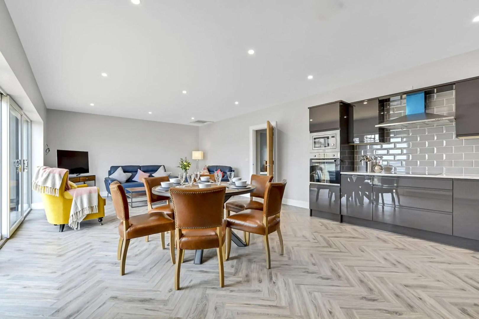 BayView Luxury 3 Bedroom Apartment First Floor